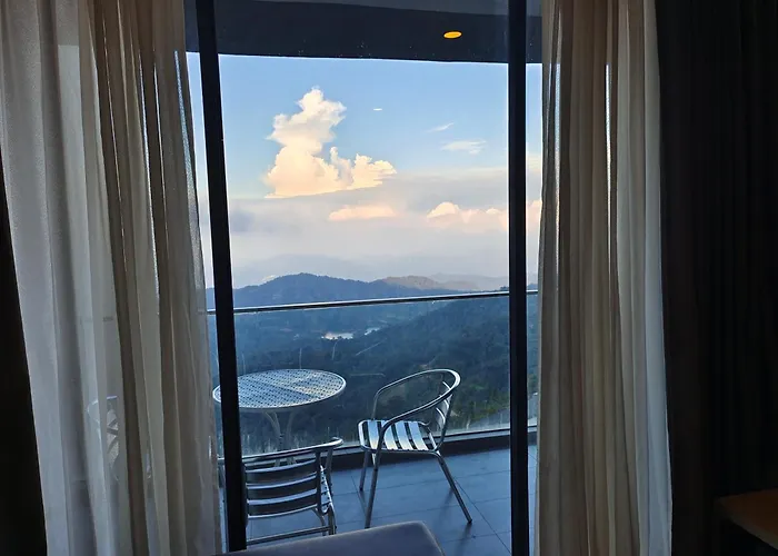 Genting Hilltop Homestay King & 5 Framed Bed For 7