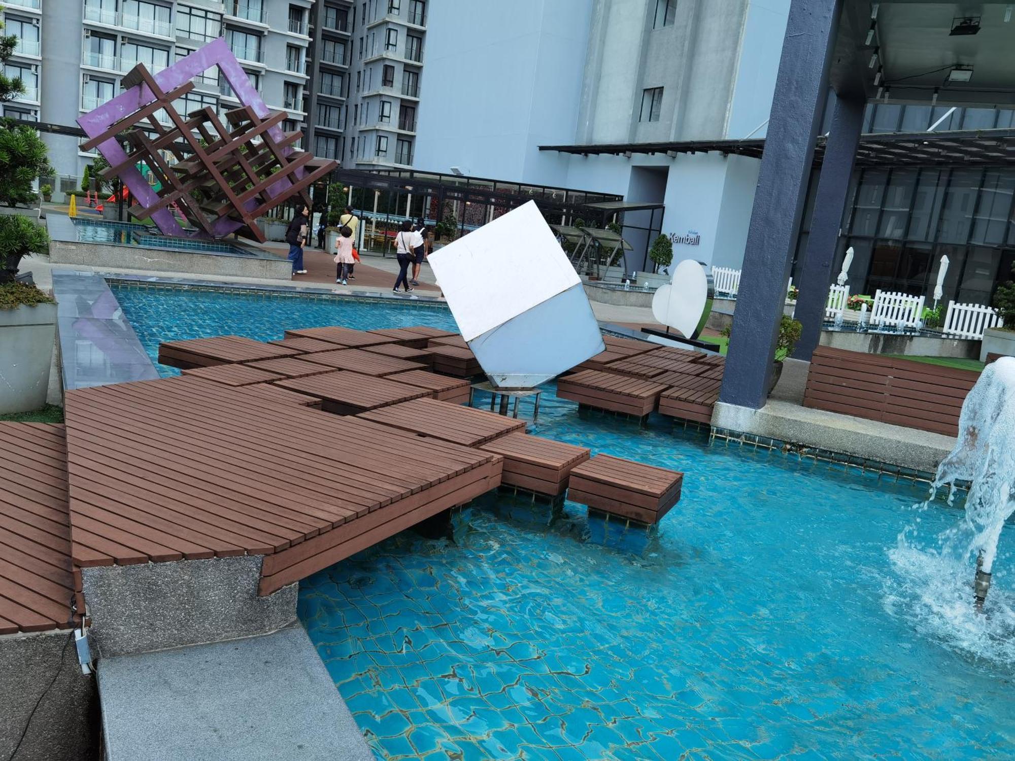 Genting Hilltop King & 5 Framed Bed For 7