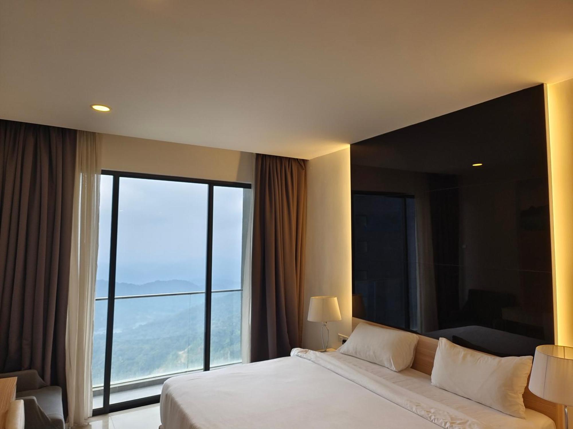 Genting Hilltop King & 5 Framed Bed For 7 * Genting Highlands