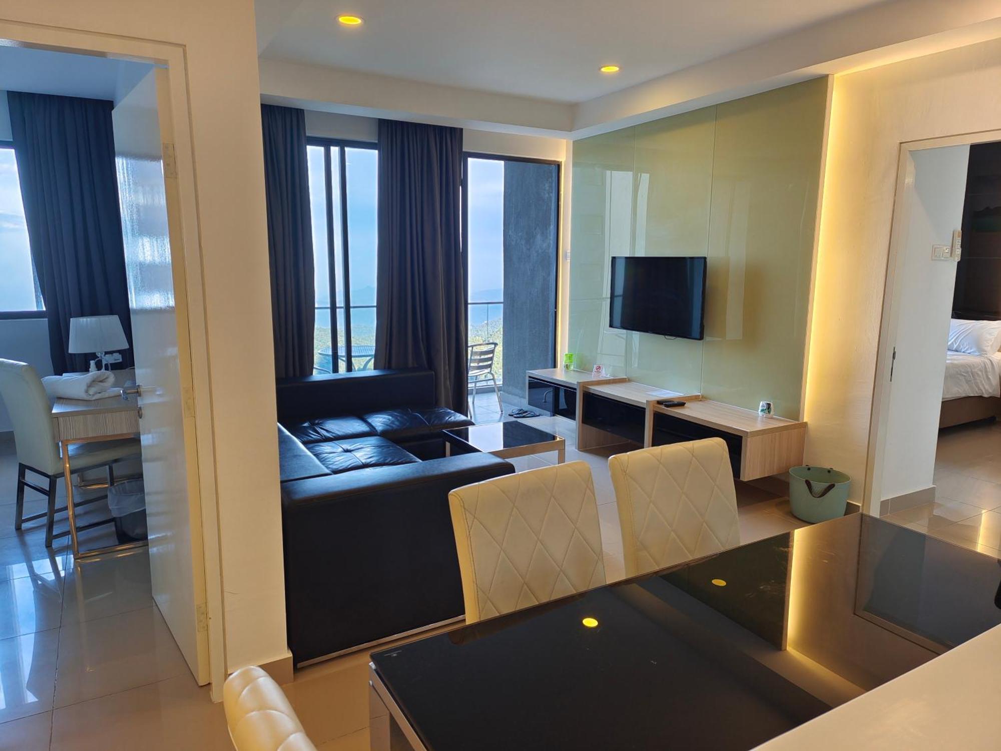 Genting Hilltop King & 5 Framed Bed For 7