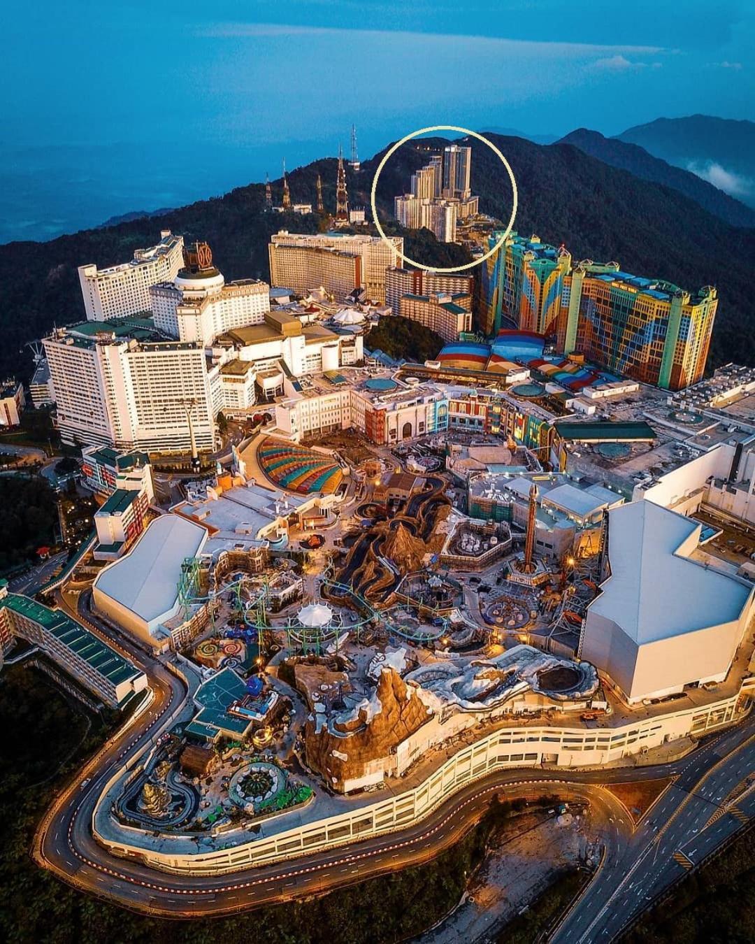 Genting Hilltop King & 5 Framed Bed For 7